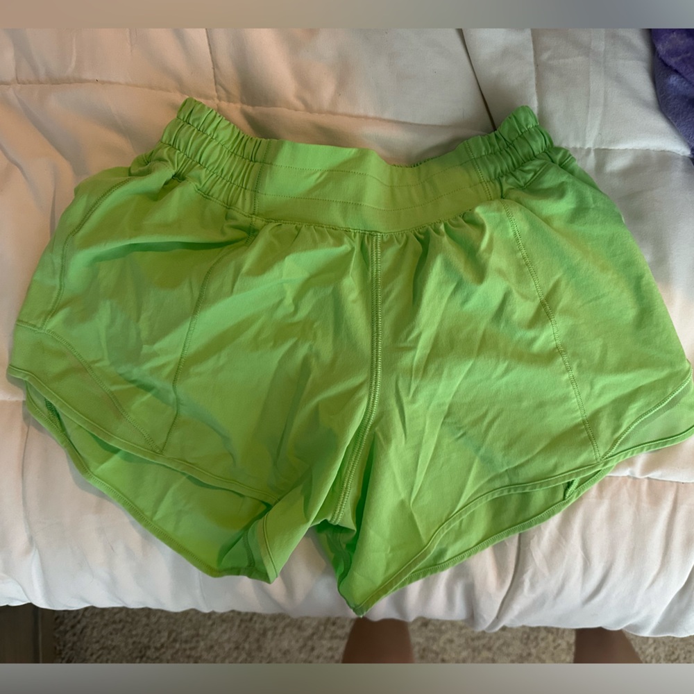 Lululemon Hotty Hots! 4in and size 4!